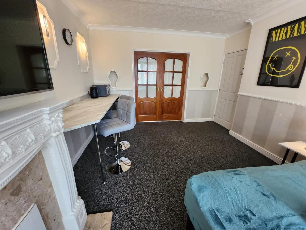 Sheldon Shared House Otel Solihull Dış mekan fotoğraf