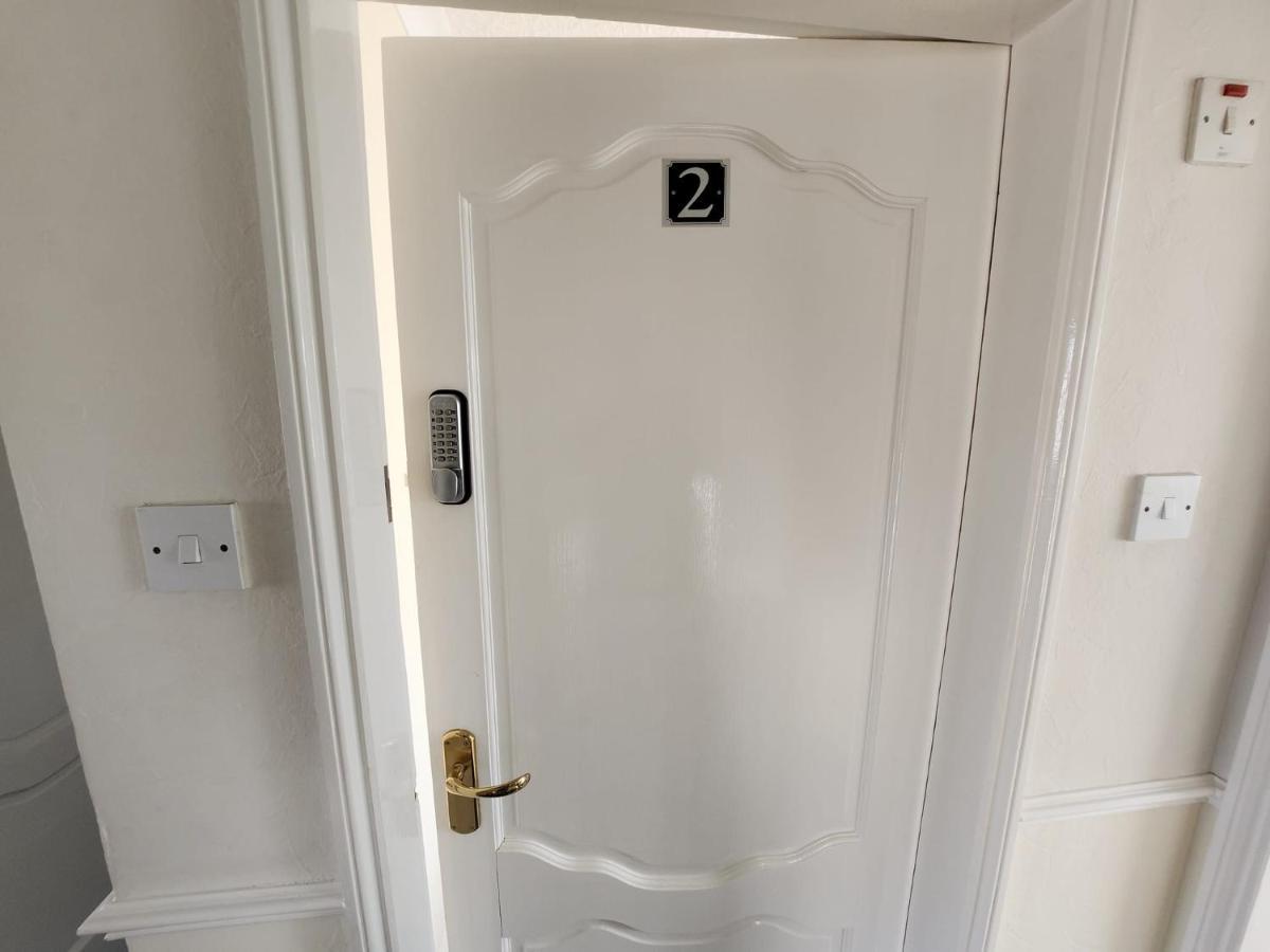 Sheldon Shared House Otel Solihull Dış mekan fotoğraf